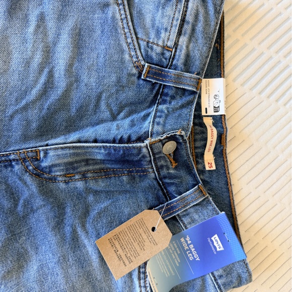 Levi's '94 Baggy Wide Leg Jeans - Picture 3 of 5